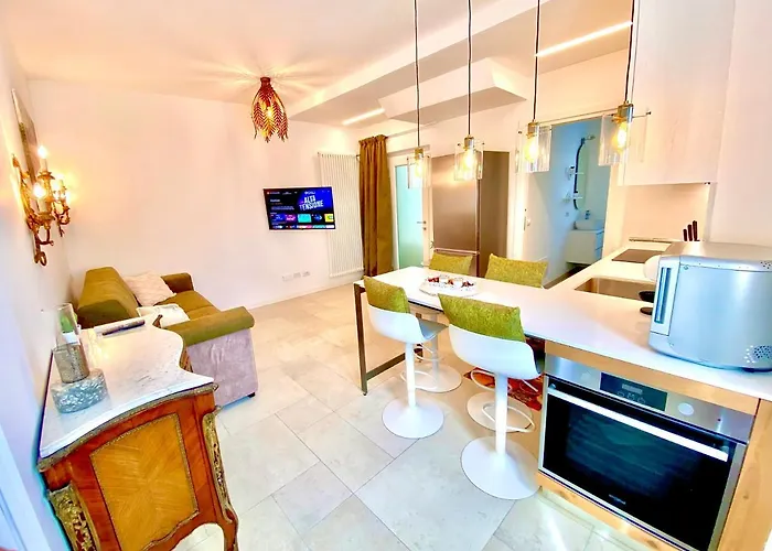 Apartment Alice Gold